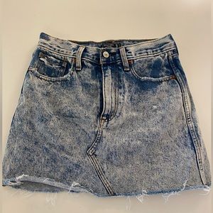 Women’s Abercrombie & Fitch denim cutoff skirt acid wash size 25